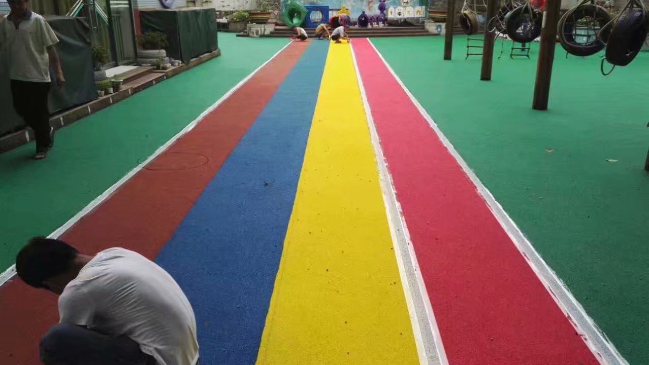 復(fù)合型塑膠跑道